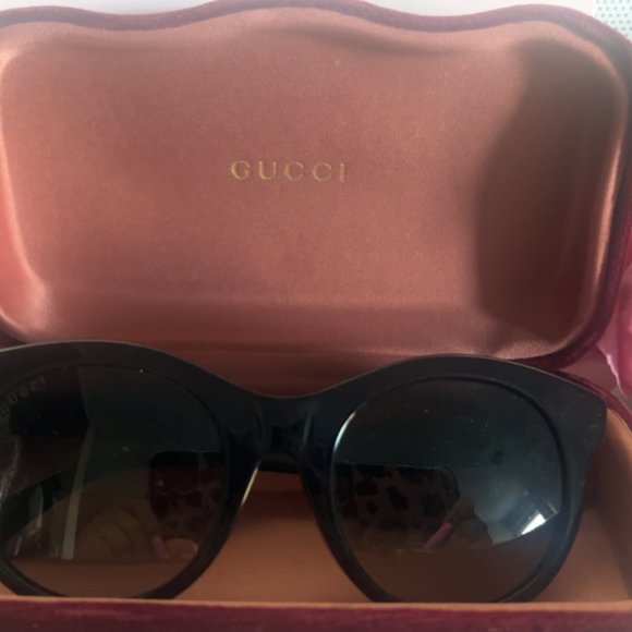 GUCCI SUNGLASSES